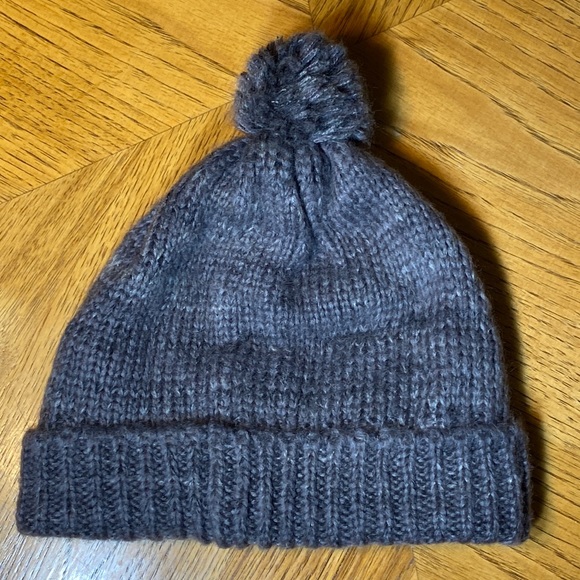 ELMA Grey Womens Pom Winter Hat - Picture 3 of 6